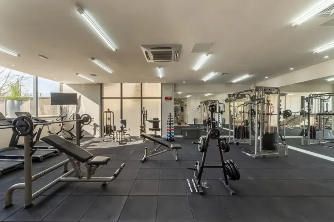 Gimnasio del Laghetto Viverone Canela